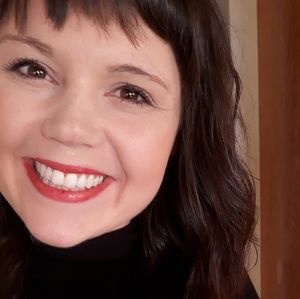 Meet your Posher, Whitney